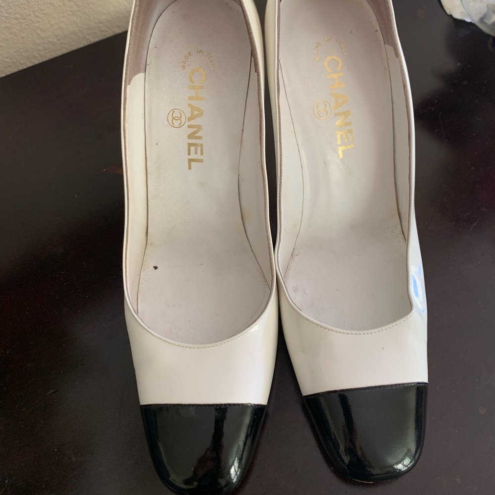 COPY - CHANEL vintage pair hard to fine. Size 8